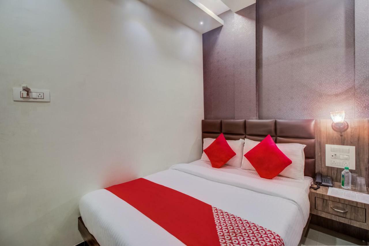 Oyo 42009 Hotel A One Suite Mumbai  Buitenkant foto